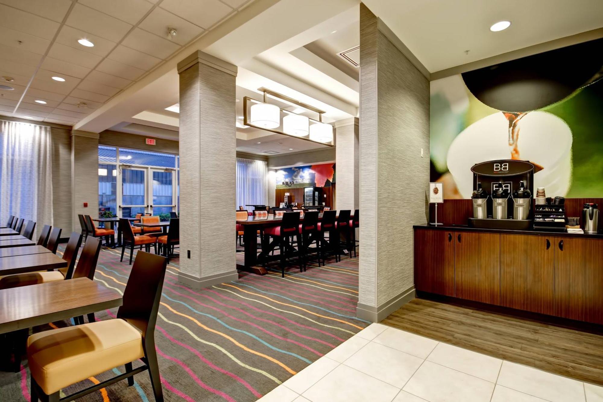 Fairfield Inn & Suites By Marriott Guelph Bagian luar foto
