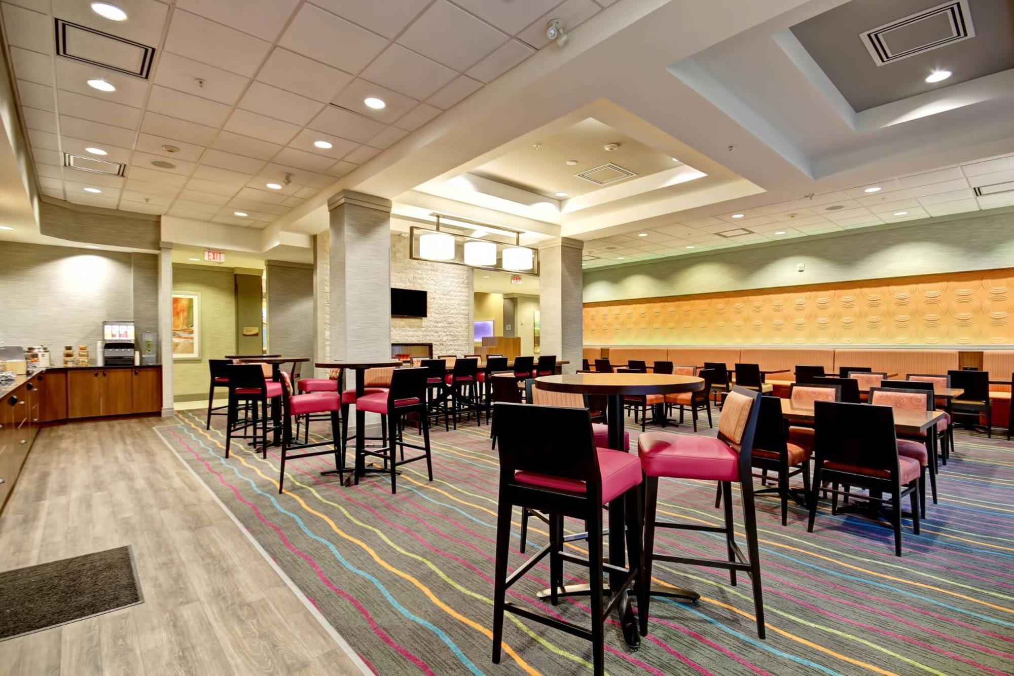 Fairfield Inn & Suites By Marriott Guelph Bagian luar foto