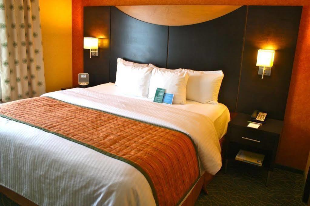 Fairfield Inn & Suites By Marriott Guelph Bagian luar foto