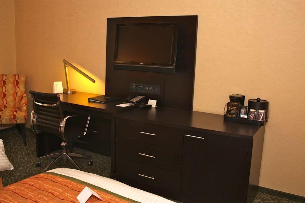 Fairfield Inn & Suites By Marriott Guelph Bagian luar foto