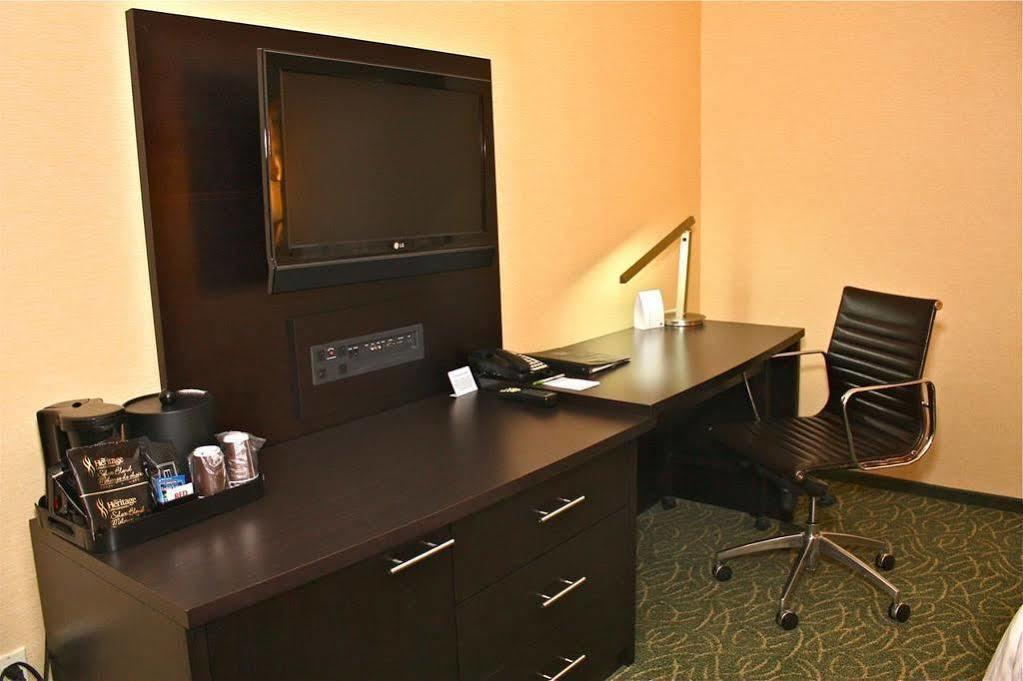 Fairfield Inn & Suites By Marriott Guelph Bagian luar foto