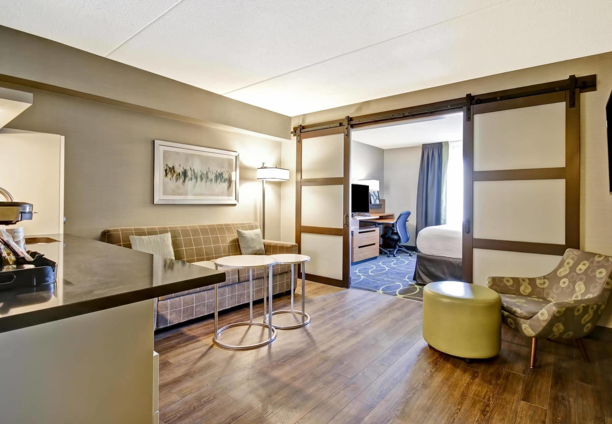 Fairfield Inn & Suites By Marriott Guelph Bagian luar foto